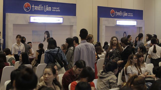 2000 người “chen chân” tới triển lãm thẩm mỹ Hàn Quốc 2017