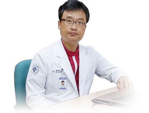 Chủ tịch Hiệp hội Thẩm mỹ Hàn Quốc – Giáo sư Kang Kyuong-Jin