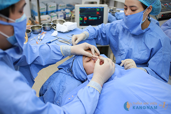 Nâng mũi bọc sụn có bảo vệ được đầu mũi?