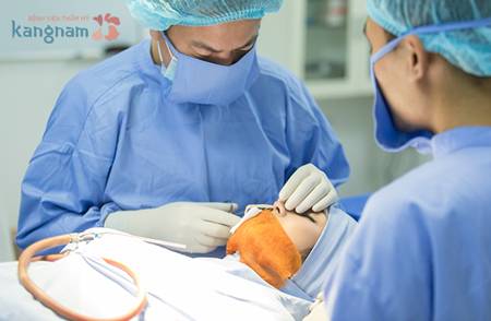 Tại Kangnam cuộn và cắt cánh mũi giá bao nhiêu tiền? Kỹ thuật nào hơn